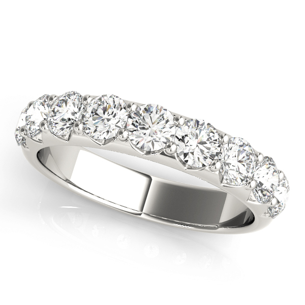 lab-grown-vs-si1-shared-prong-diamond-wedding-band-69efccf9c14ff578a57905ac