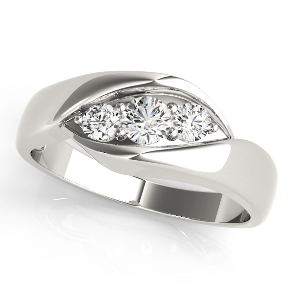 ENGAGEMENT RINGS 3 STONE ROUND