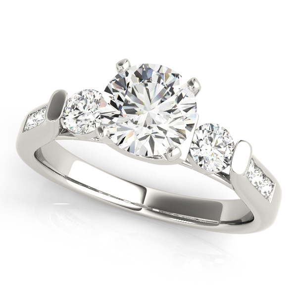 ENGAGEMENT RINGS 3 STONE ROUND