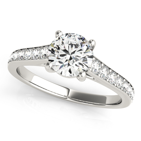 Graduating Single Row Round Engagement Ring
