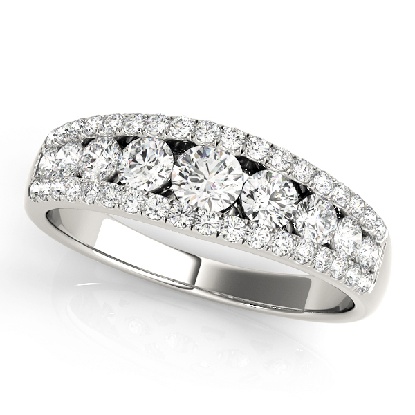 3-Row Graduating Fashion Ring