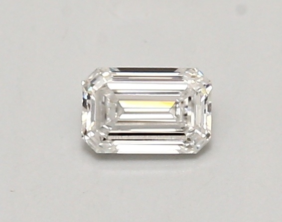 0.39 carat emerald diamond