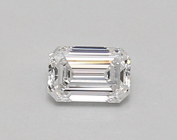 0.39 carat emerald diamond