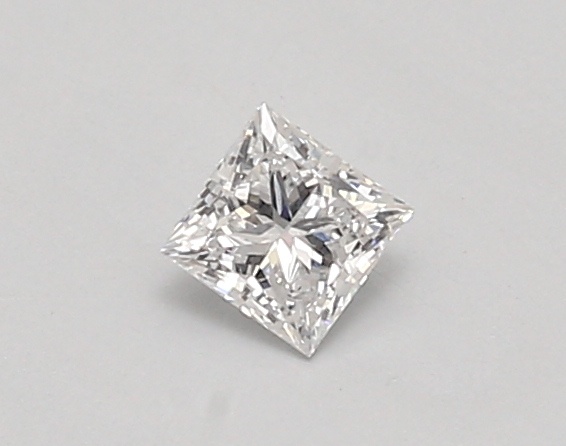 0.32 carat princess diamond