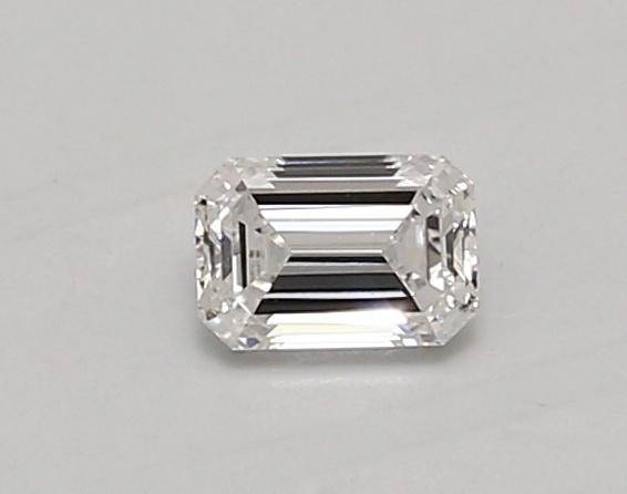 0.43 carat emerald diamond