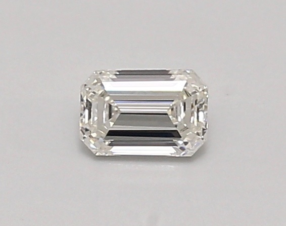 0.39 carat emerald diamond