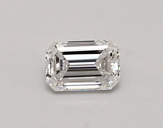 0.43 carat emerald diamond