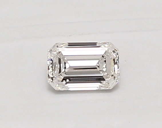 0.38 carat emerald diamond