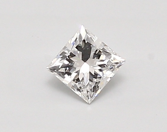 0.39 carat princess diamond