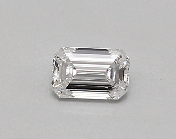 0.33 carat emerald diamond