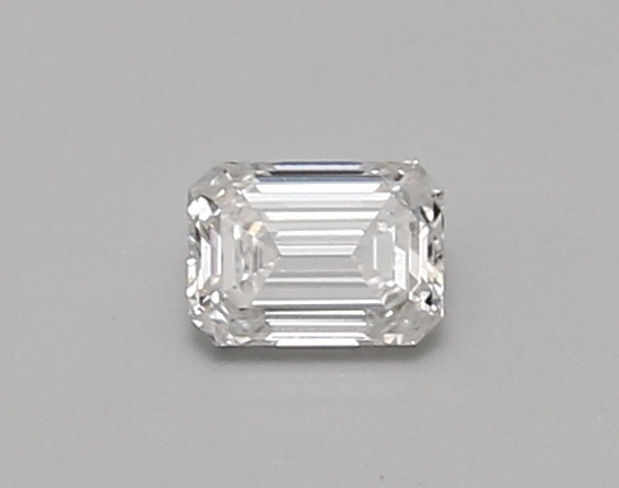 0.31 carat emerald diamond