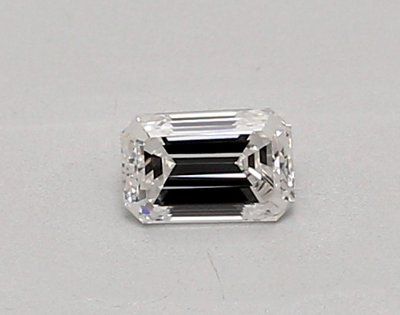 0.31 carat emerald diamond