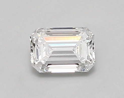 0.39 carat emerald diamond