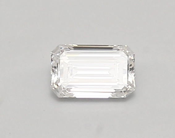 0.39 carat emerald diamond