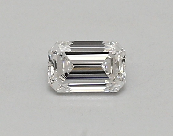0.40 carat emerald diamond
