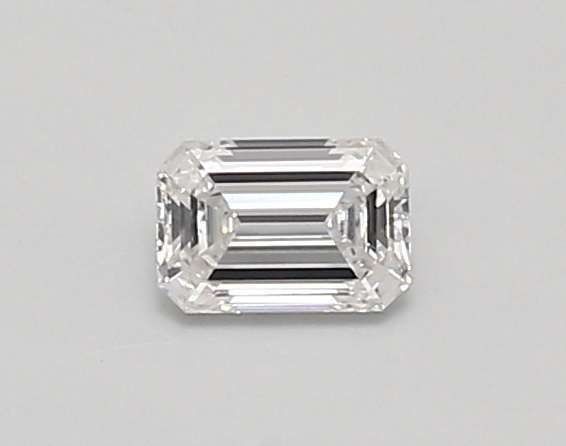 0.39 carat emerald diamond
