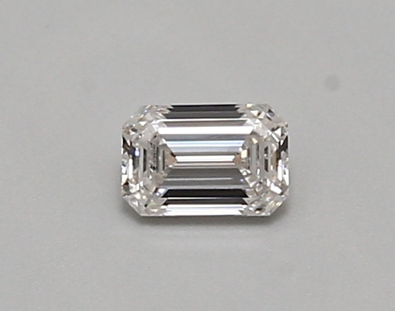 0.32 carat emerald diamond