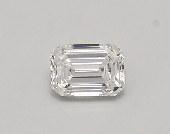 0.39 carat emerald diamond