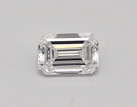 0.39 carat emerald diamond