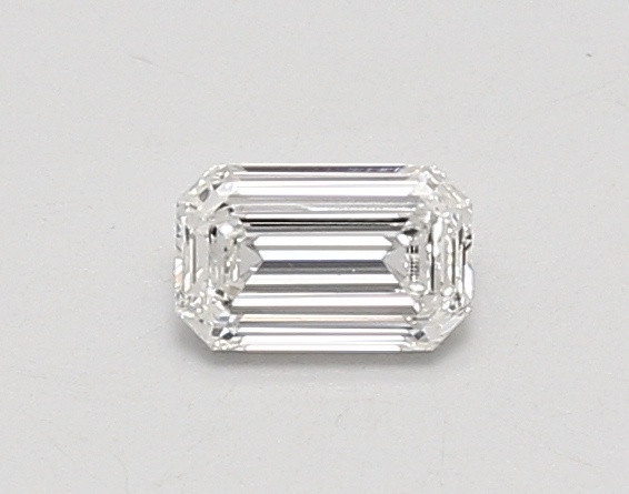 0.39 carat emerald lab-grown diamond