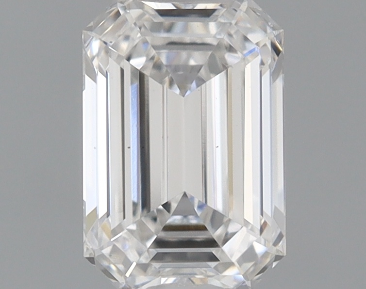 0.92 carat emerald lab-grown diamond